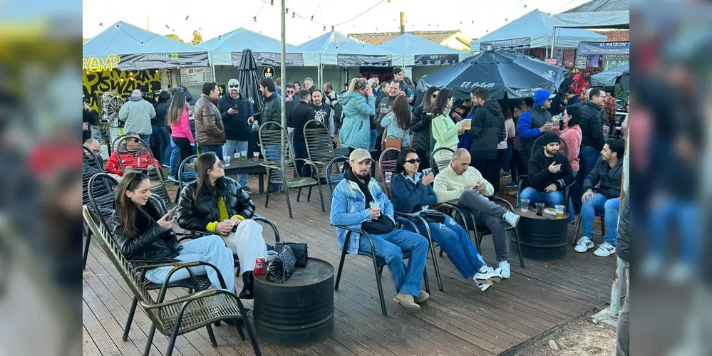 Evento reuniu diversos apreciadores de cerveja artesanal no Espaço Tudo Misturado