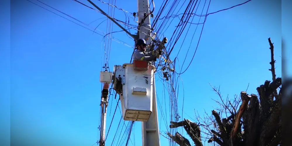 Manutenção dos fios é responsabilidade das operadoras