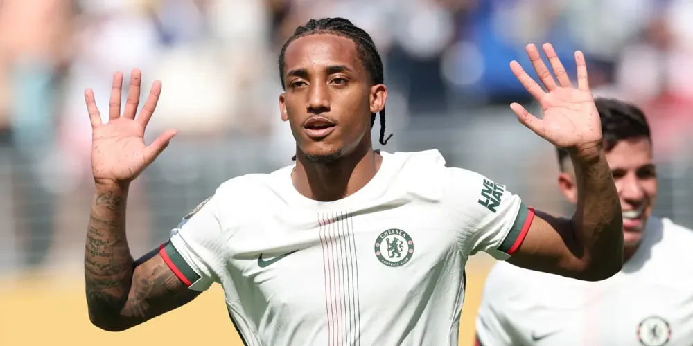 João Pedro foi o melhor jogador da partida e marcou os dois únicos gols do jogo