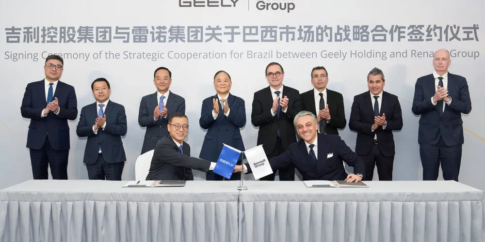 Acordo entre a Geely e a Renault foi selado no início do ano