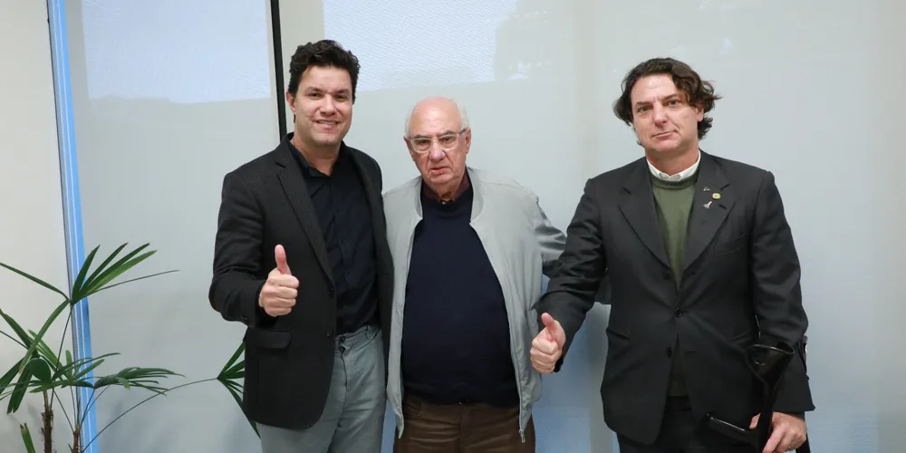 Guto Silva, Reinaldo Cardoso e Anibelli Neto estiveram em reunião