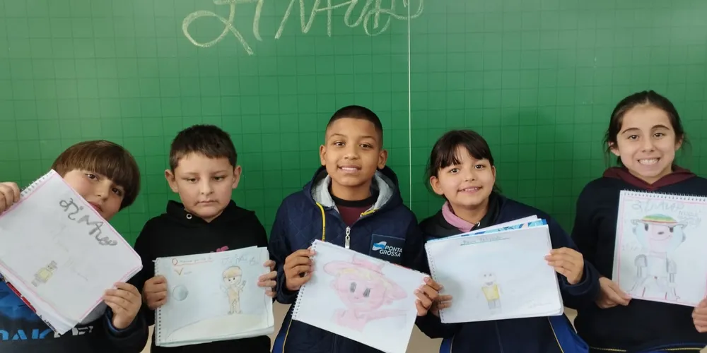 Após se aprofundarem na trajetória do escritor, os alunos realizaram ilustrações e histórias em quadrinho