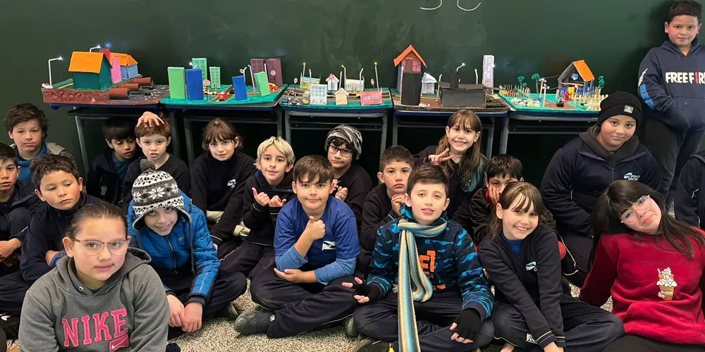 As maquetes, resultado do trabalho dos alunos, foram expostas no ambiente escolar