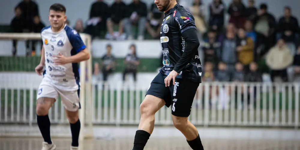 A equipe ponta-grossense encara o Seleto Maringá, às 20h15, no Ginásio da AFMM