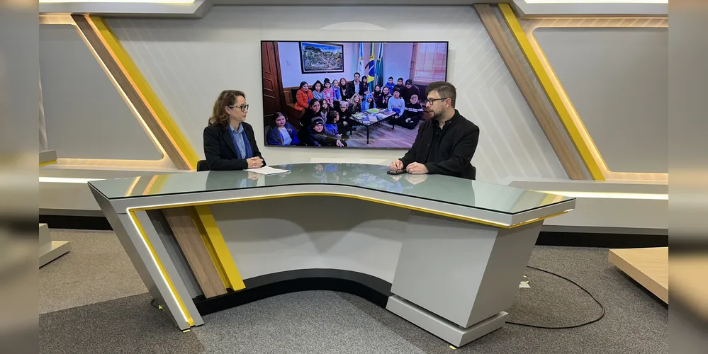 Secretária de Educação de Irati foi a oitava convidada da série especial do Vamos Ler com gestores das redes municipais