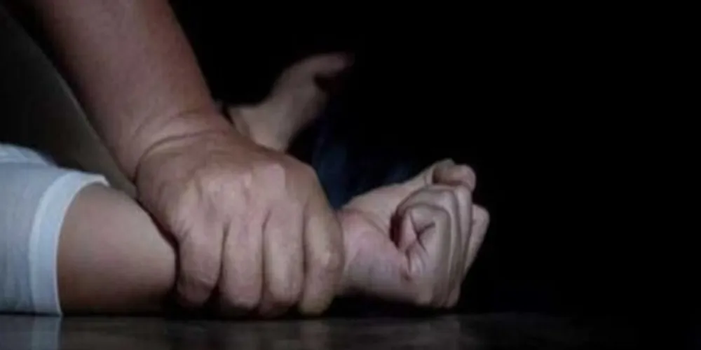 De acordo com as vítimas, as conversas que tinha com o pai de santo eram sempre quando estavam sozinhos e que ela não deveria contar para mais ninguém