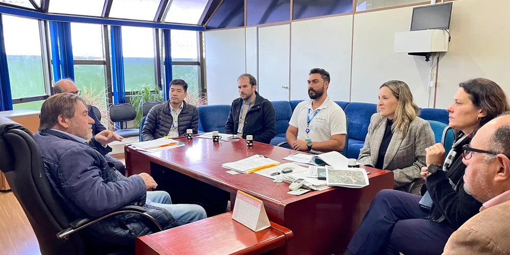 O anúncio das obras foi feito nesta quinta-feira (07), durante reunião entre os gerentes da Sanepar, a diretora-presidente da Ambiental Paraná, com o prefeito de Teixeira Soares e secretários