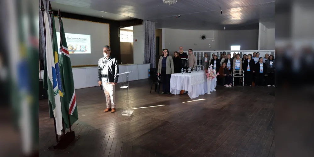 A programação contou com a presença de secretários municipais, vereadores e apresentação do Coral do Grupo de Idosos “Conviver”