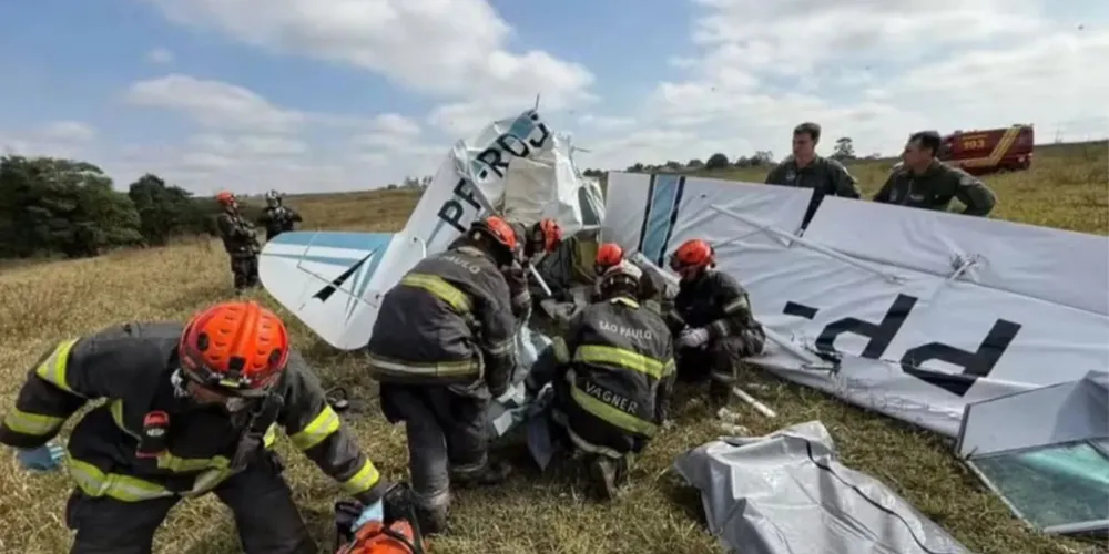 O avião de pequeno porte caiu na área rural de São José do Rio Preto, em São Paulo