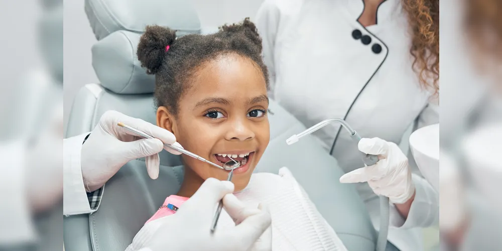 Problemas como mordida cruzada, dentes tortos, respiração bucal e alterações ósseas podem ser identificados já por volta dos 6 a 7 anos