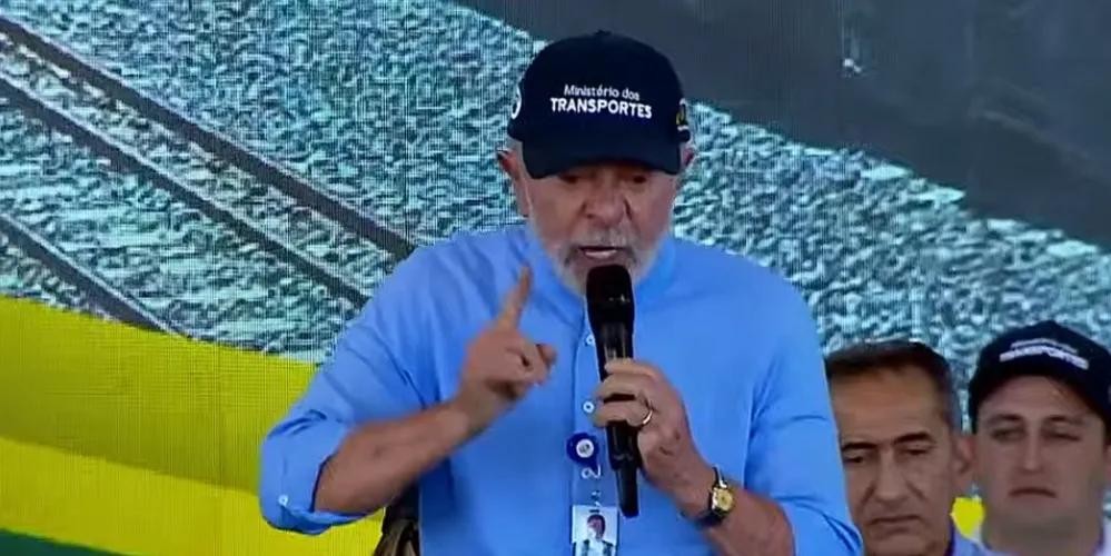 Presidente Lula visita trecho da Transnordestina, no Ceará