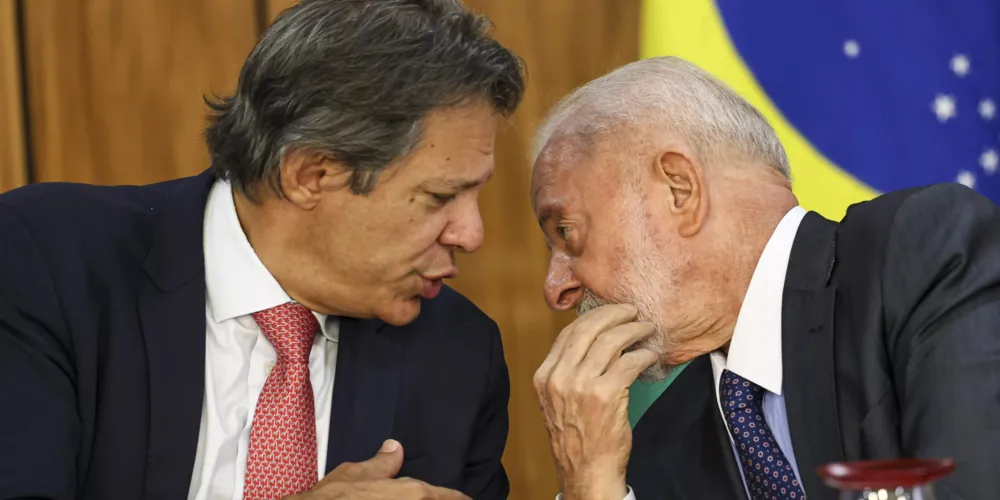 Haddad e o presidente Lula conversaram nesta segunda-feira (28)