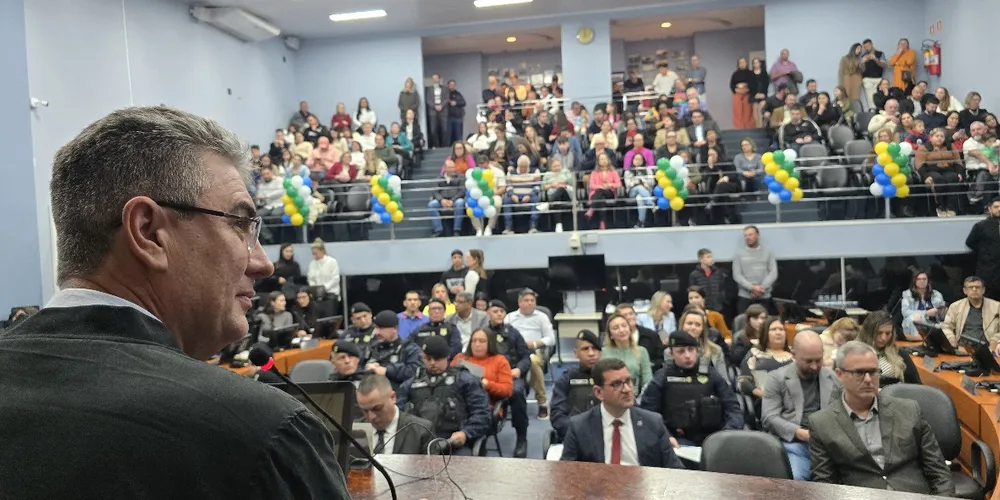 Julio Küller (MDB) conduziu a solenidade