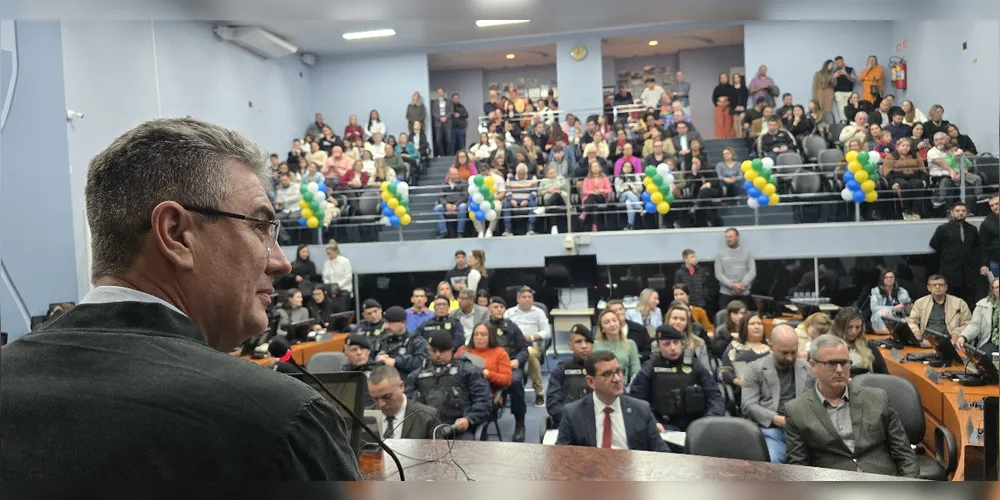 Julio Küller (MDB) conduziu a solenidade
