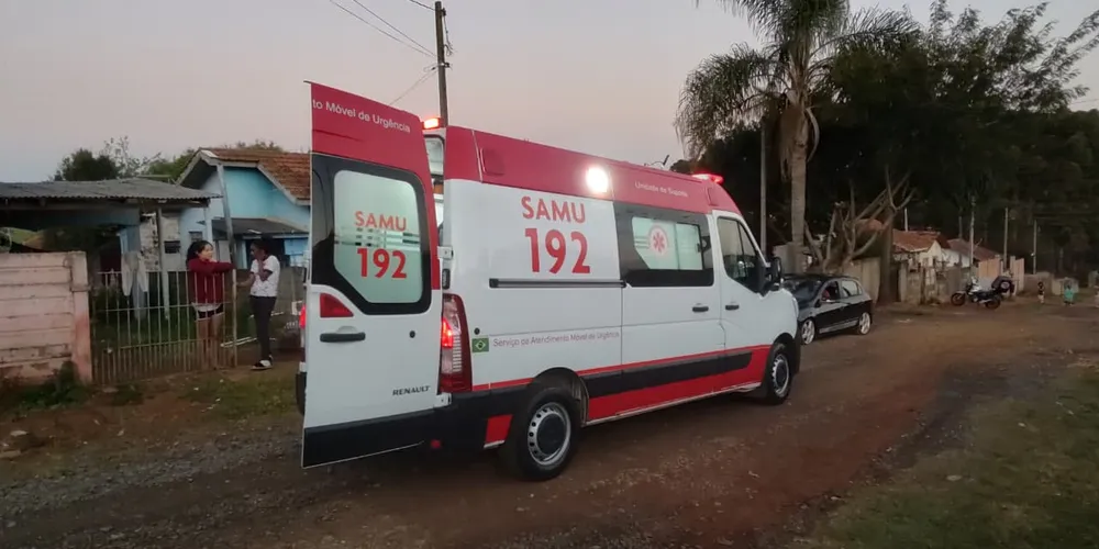 Menino de sete anos foi encaminhado ao hospital.
