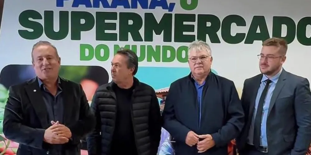 Deputado Moacyr Fadel (PSD) se reúne com outros líderes para realizar anúncio