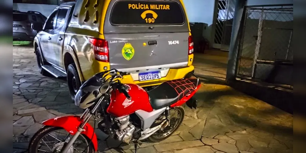 Motocicleta também foi apreendida pelas autoridades