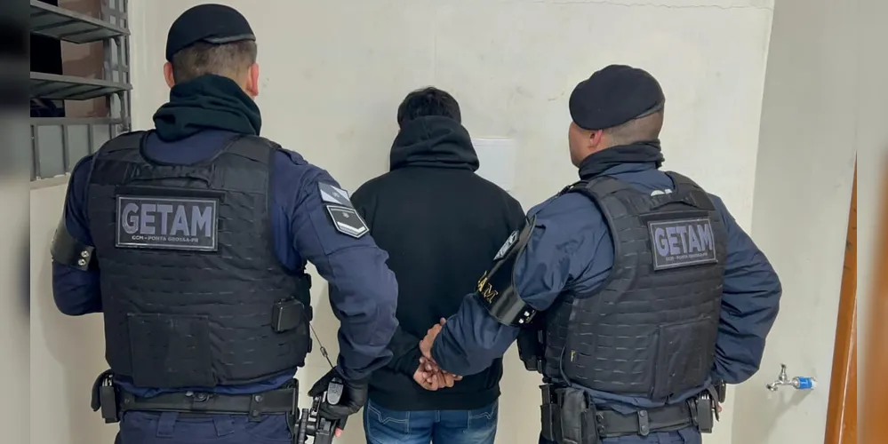 O homem foi preso e encaminhado para a 13ª Subdivisão Policial de Ponta Grossa