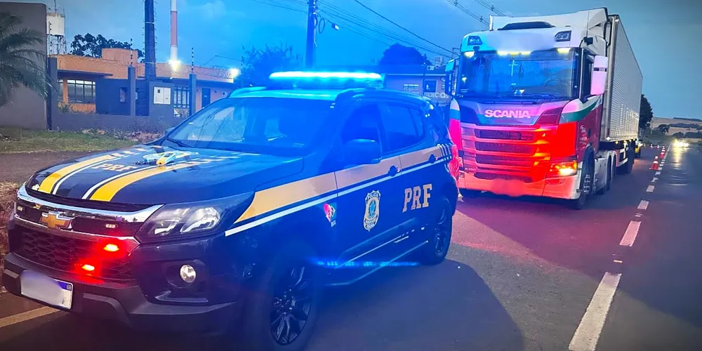 Veículo foi parado após acompanhamento tático da PRF