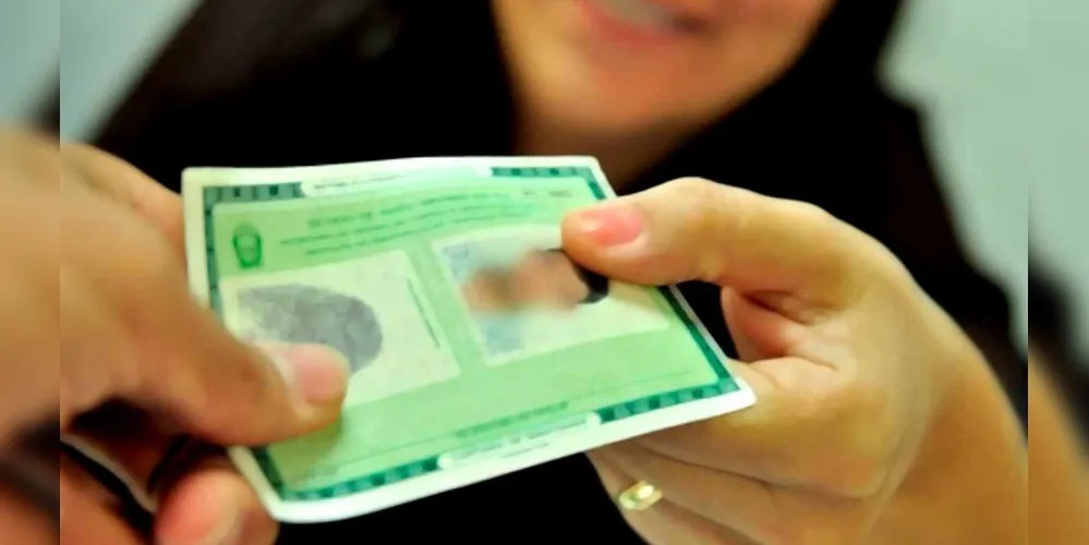 Lei Federal nº 14.382/22 define que qualquer cidadão acima de 18 anos pode alterar seu nome.