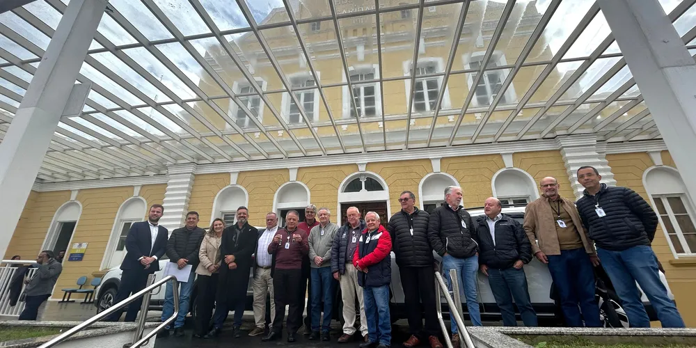 Solenidade oficial de entrega dos  automóveis