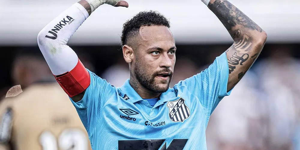 Neymar em sua última partida com o Santos antes da parada para o Mundial