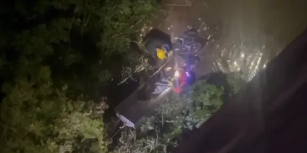 O corpo estava dentro de um saco plástico, o que levanta suspeitas de um possível homicídio