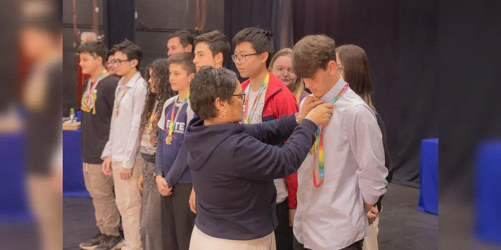 Os 99 estudantes premiados conquistaram 133 medalhas no âmbito nacional e estadual