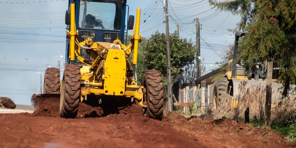 Foram 100 quilômetros de ruas patroladas pela Prefeitura durante os sete primeiros meses de 2025