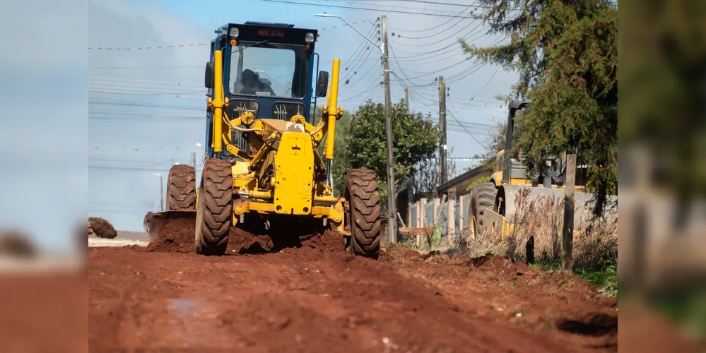 Foram 100 quilômetros de ruas patroladas pela Prefeitura durante os sete primeiros meses de 2025