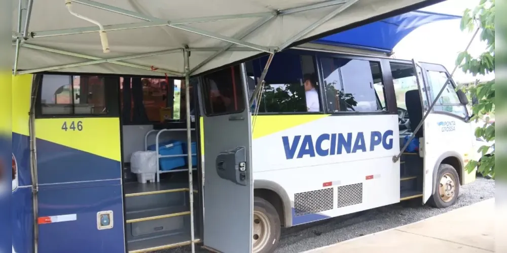 Ônibus da Vacina realiza atendimento em Ponta Grossa