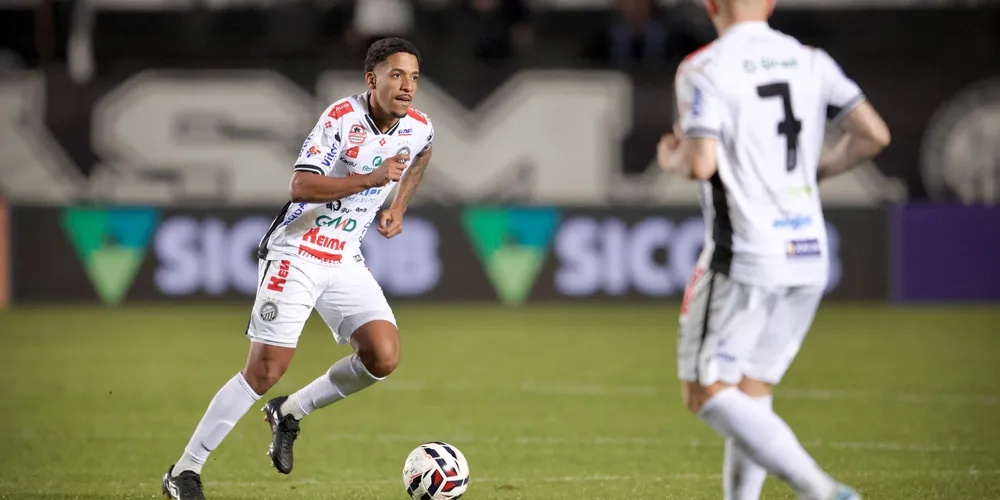Léo Silva estreou com a camisa do Fantasma no último jogo contra a Chapecoense