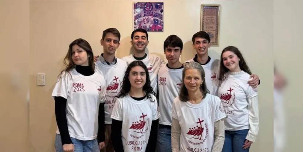 Há cerca de dois anos, jovens realizam ações para conquistar os recursos necessários para a viagem