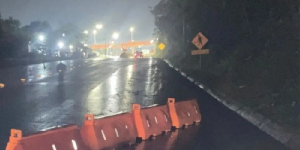 As equipes do DER seguem monitorando o local