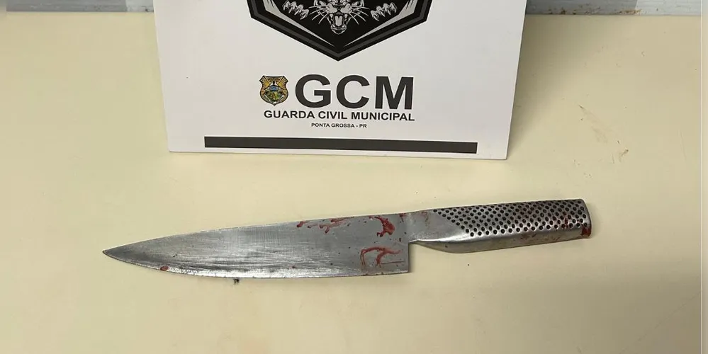 A faca foi apreendida pela GCM