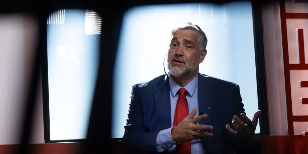 Deputado durante fala