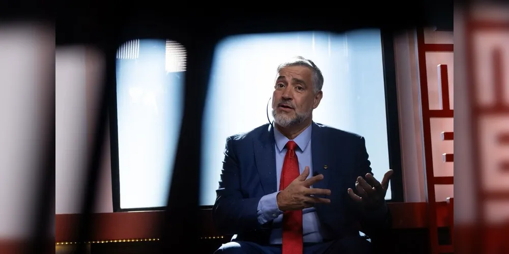 Deputado durante fala