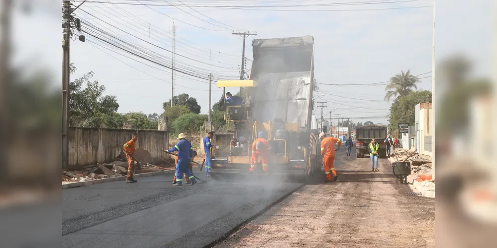 São mais de 11 mil m² de pavimentação, sinalização e urbanização com calçadas em paver