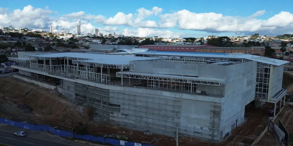 o Plaza Campos Gerais está com a construção avançada. O empreendimento está sendo instalado na Avenida Visconde de Taunay, no bairro Ronda