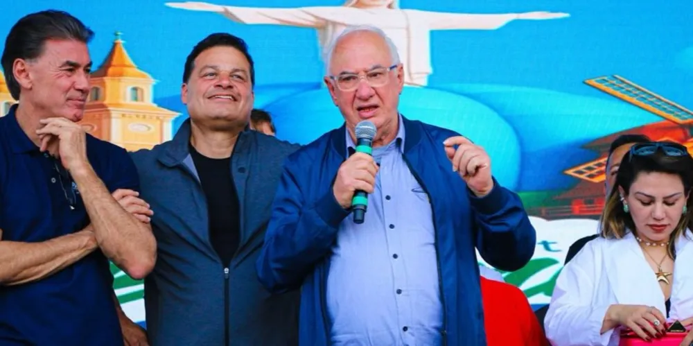 Prefeito de Castro, Dr. Reinaldo Cardoso (MDB), discursa durante evento