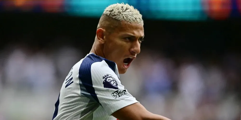 Richarlison em partida pelo Tottenham