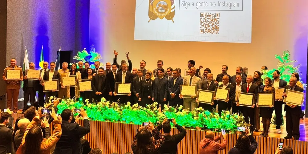 Cerimônia homenageou 26 pessoas com o Título de Cidadania, na noite dessa quarta-feira (30)