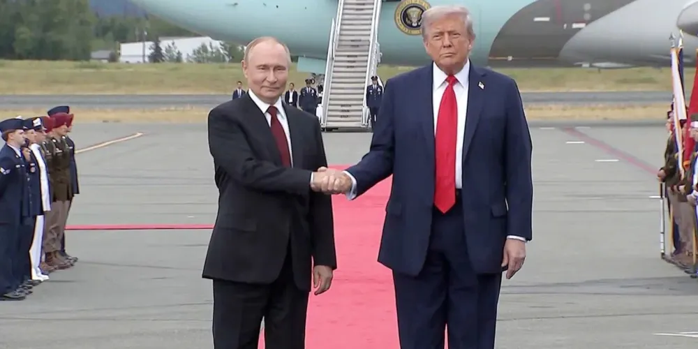 Encontro ocorreu no Alasca durante a última seta (15)