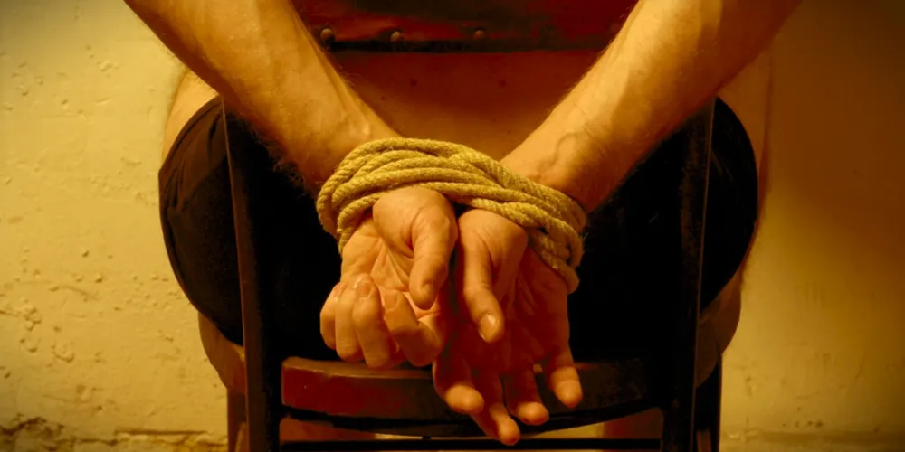 Vítima foi submetida a uma série de espancamentos