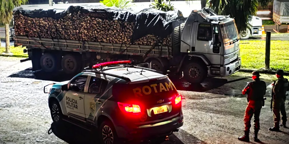 Equipe de 'Rondas Ostensivas Tático Móvel' visualizou o caminhão em atividade suspeita