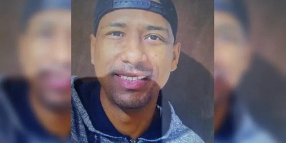 Alex Brito Alves da Cruz posa para foto