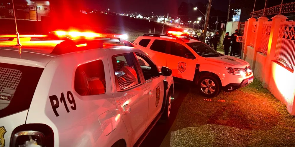 Equipes de segurança atenderam a ocorrência na rua Siqueira Campos