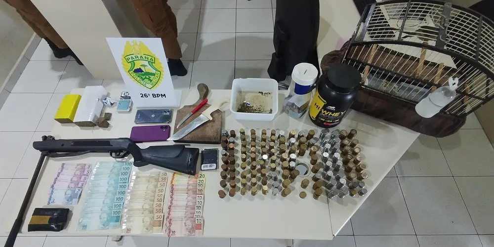 O casal foi conduzido à UPA para laudo de lesão corporal e, posteriormente, à 18ª Subdivisão Policial