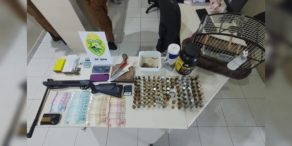 O casal foi conduzido à UPA para laudo de lesão corporal e, posteriormente, à 18ª Subdivisão Policial