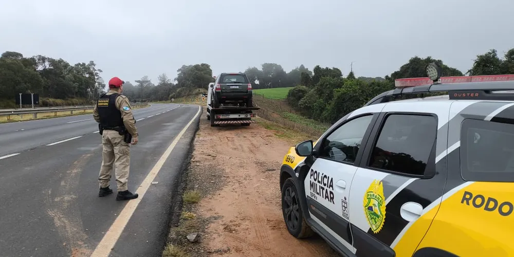 Veículo foi recuperado na manhã desse sábado, na região dos Campos Gerais